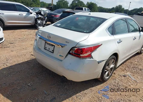 2014 Nissan Altima 2.5 Sv z USA, uszkodzony, nr VIN 1N4AL3AP8EC151270
